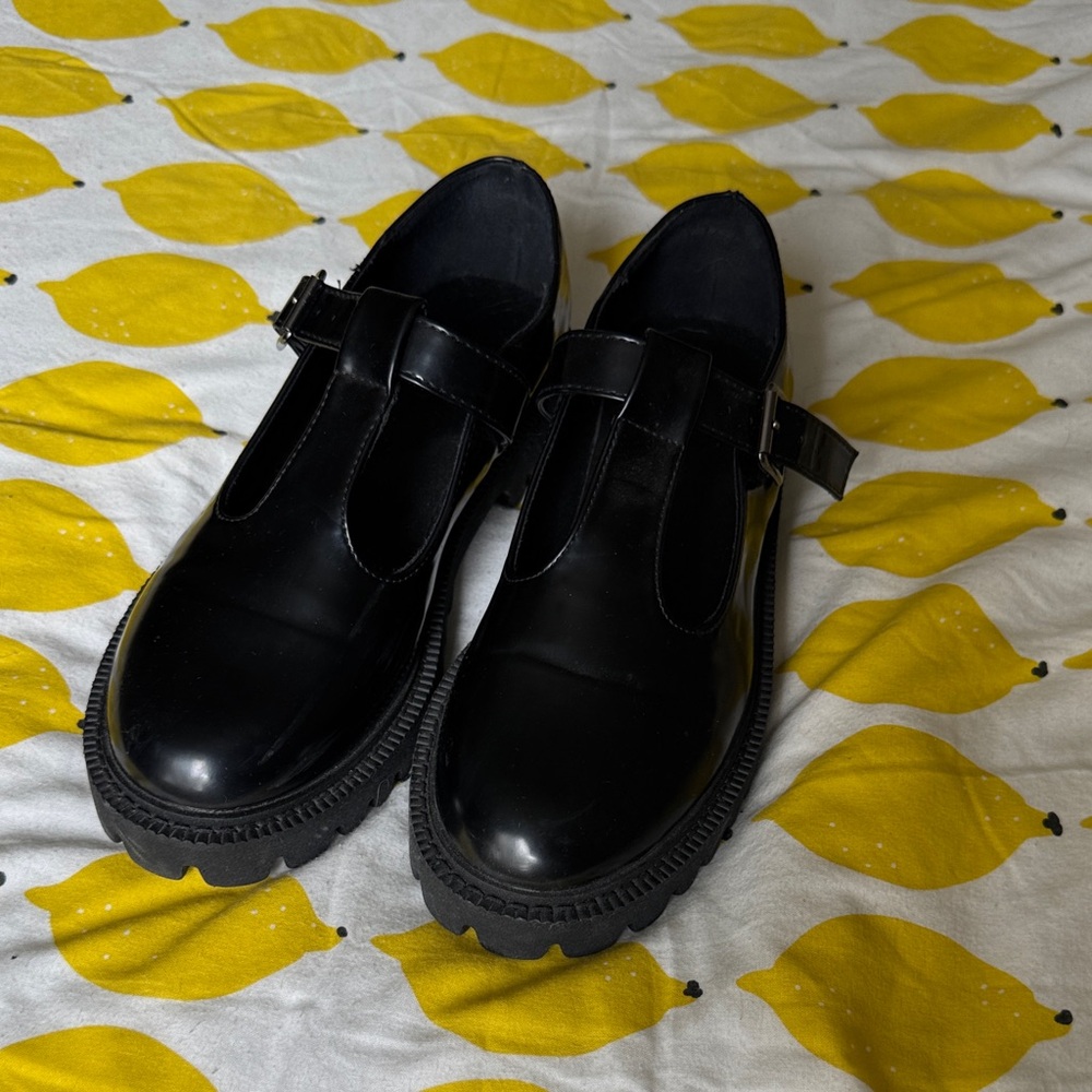 Black Women's Flats & Loafers